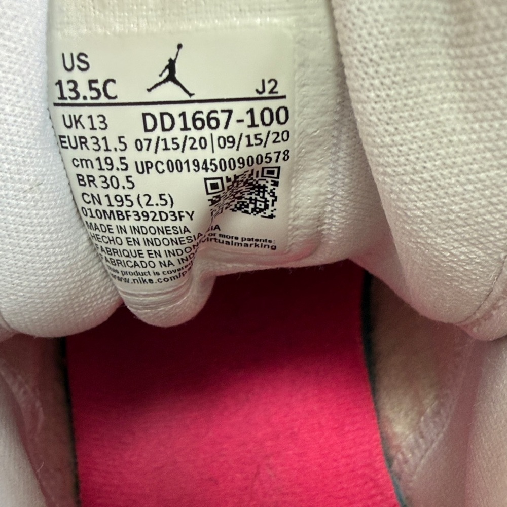 Nike Kids White Sneakers with Rainbow Laces - Picture 6 of 11